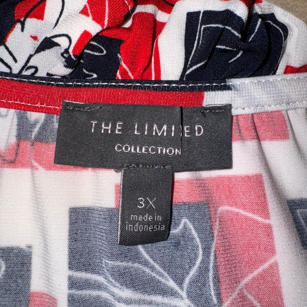 ♻️ LAST CHANCE! The Limited Red/White/Blue Floral-Geo Print Tie Neck Top - Picture 12 of 16
